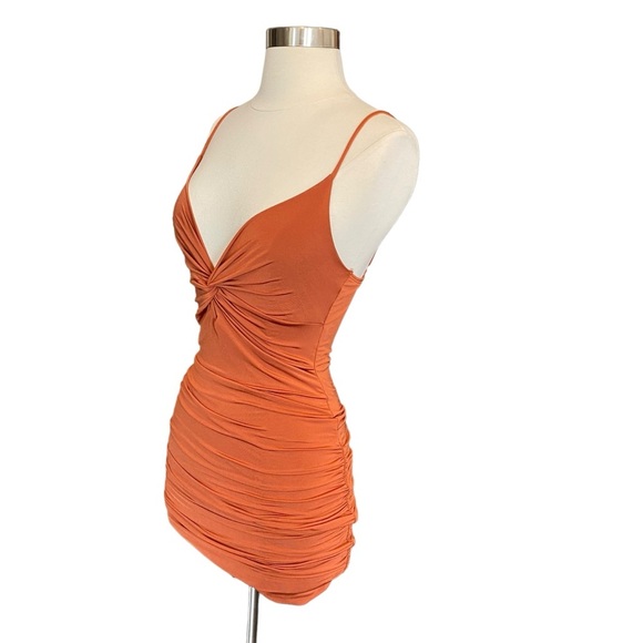 Better Be Ruched Body-con Plunge Mini Dress In Burnt Orange - Picture 4 of 10